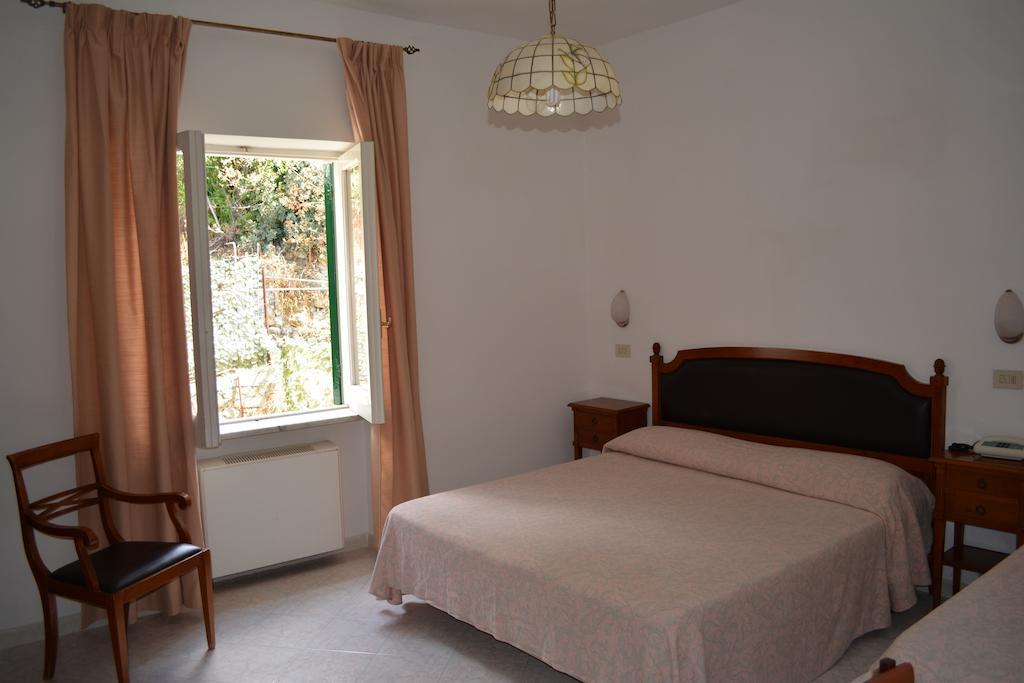 Hotel Maronti Barano dʼIschia Habitación foto