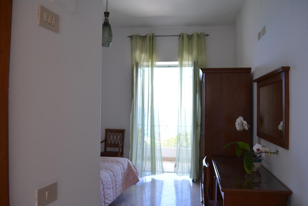 Hotel Maronti Barano dʼIschia Habitación foto