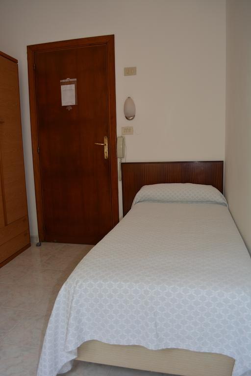 Hotel Maronti Barano dʼIschia Habitación foto
